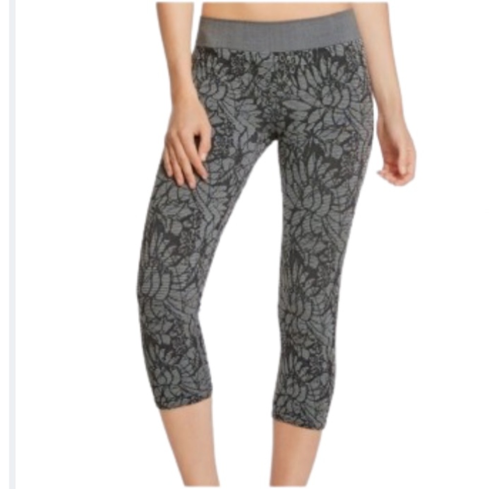 Fabletics Sebastian Gray Floral Cropped Leggings
